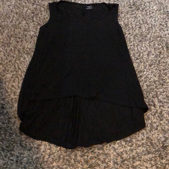 Black top - Picture 3 of 4